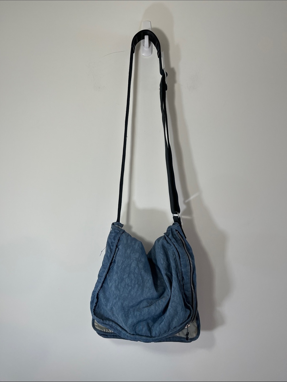 Kipling eleva nylon shoulder bag - Picture 2 of 8